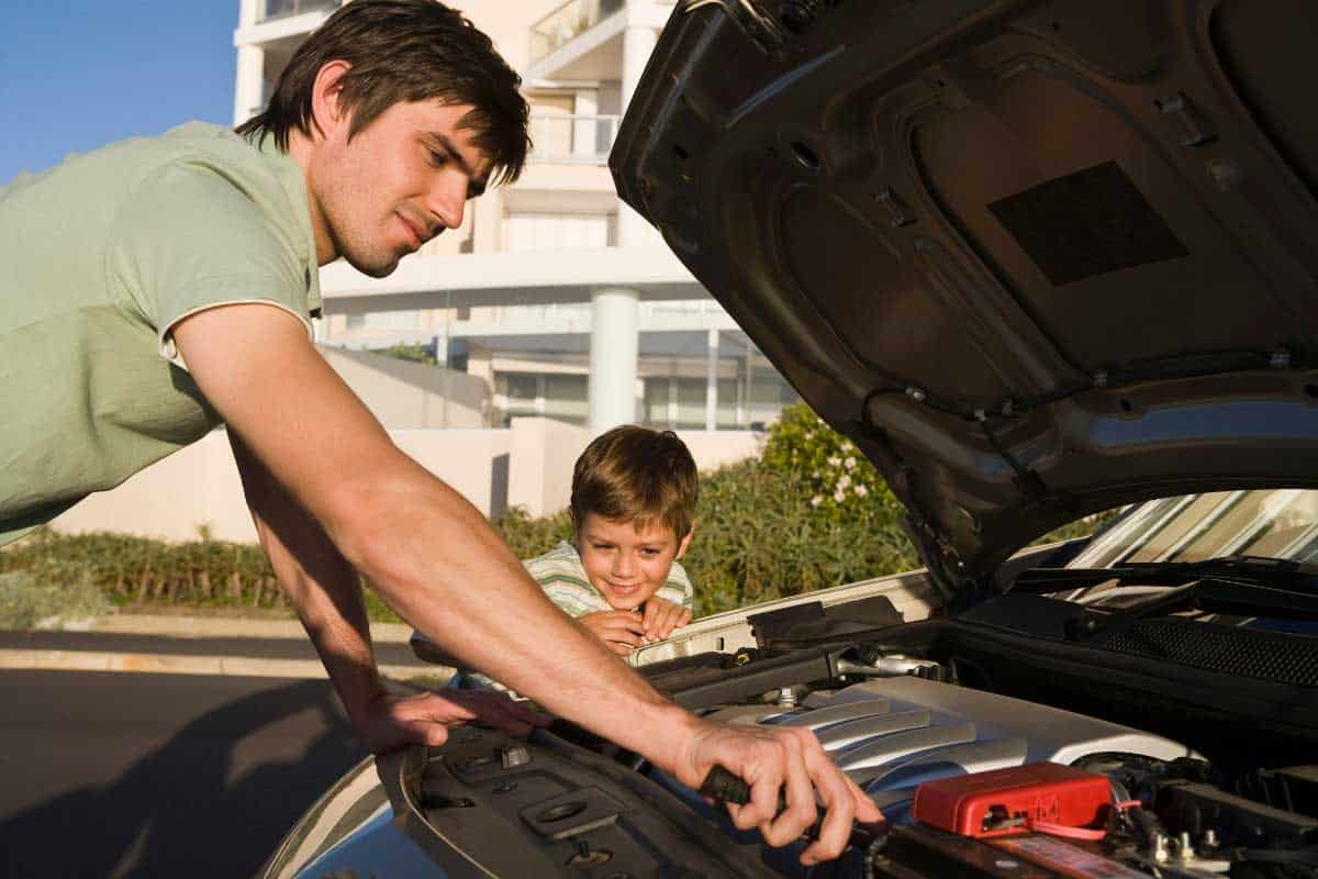Can you fix my. Машина для папы. The father машина. Папа с сыном за рулем. Man fixing car.